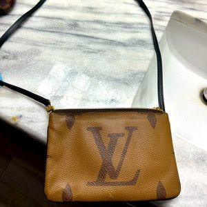 Louis Vuitton double zip pochete